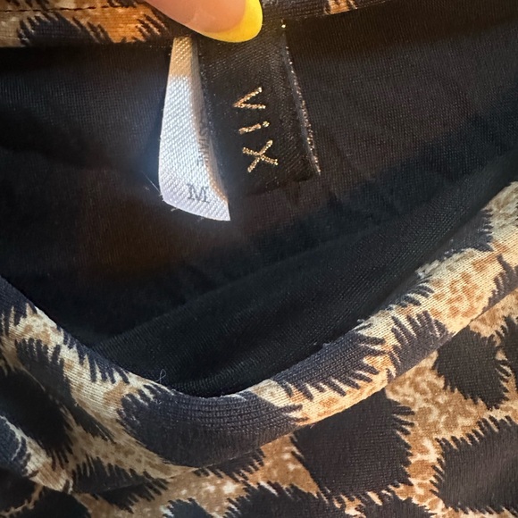 Vix Animal Print Bikini with Gold Details - Picture 2 of 2